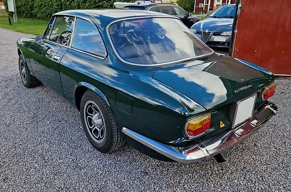 Alfa Romeo Giulia 1600 1974 photo 5
