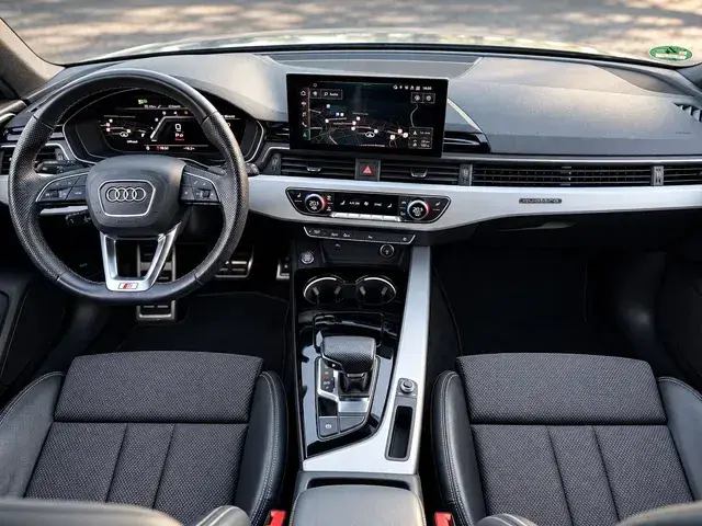 Audi A4 Avant 2023 photo 4