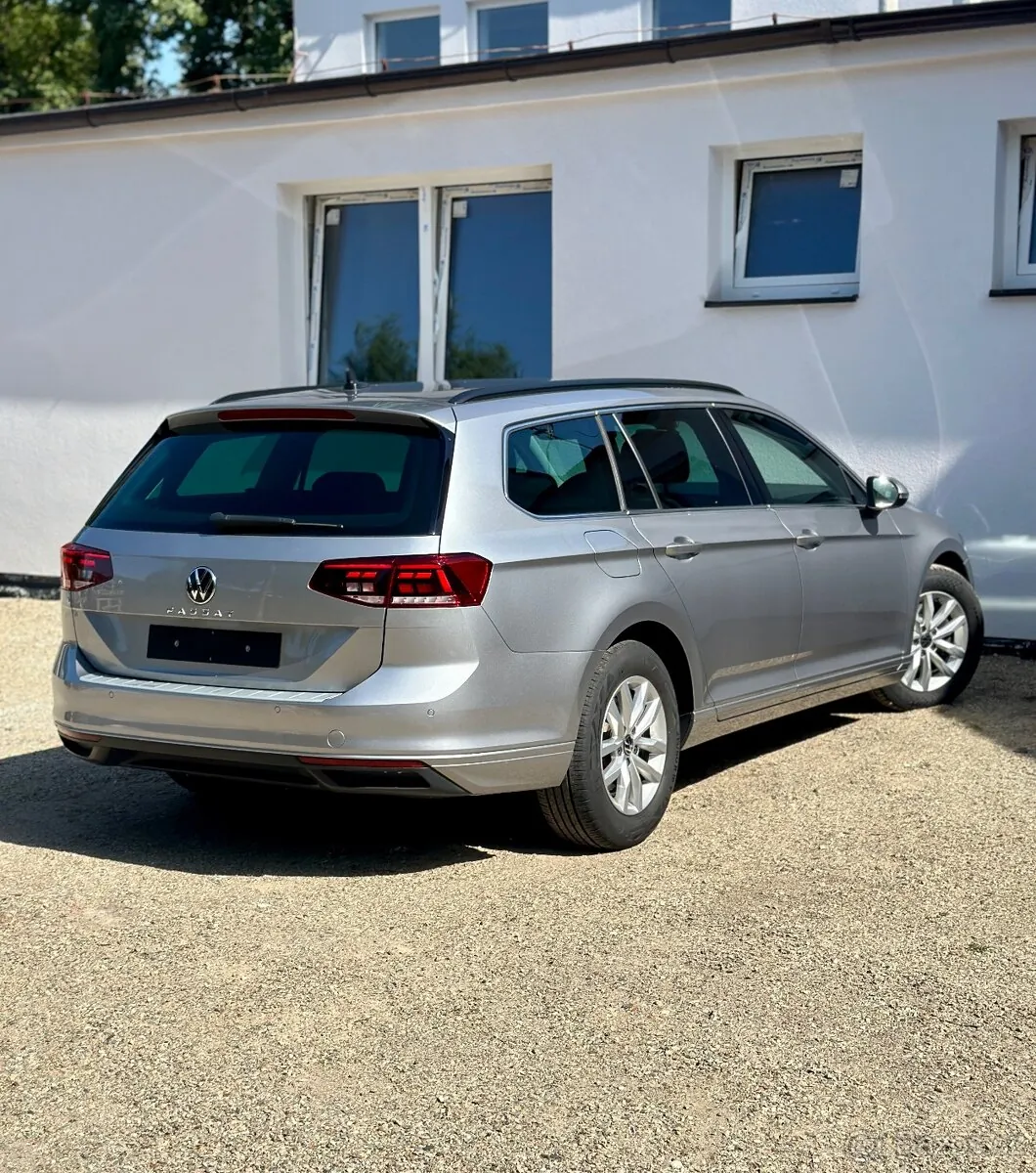 Volkswagen Passat 2024 photo 5
