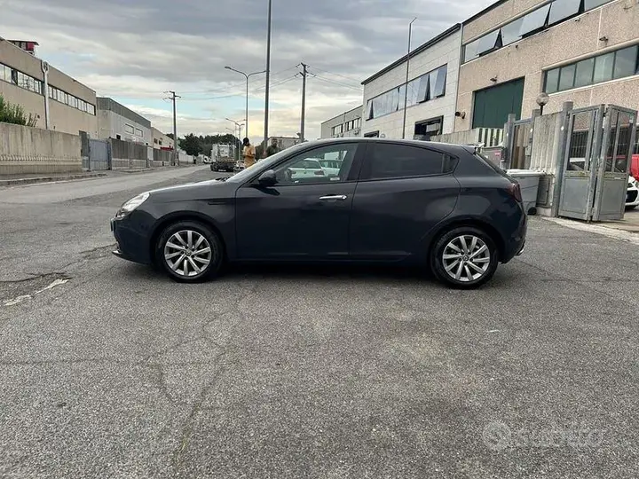 Alfa Romeo Giulietta 2016 photo 3