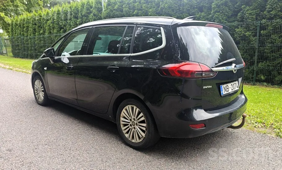 Opel Zafira 2017 photo 2