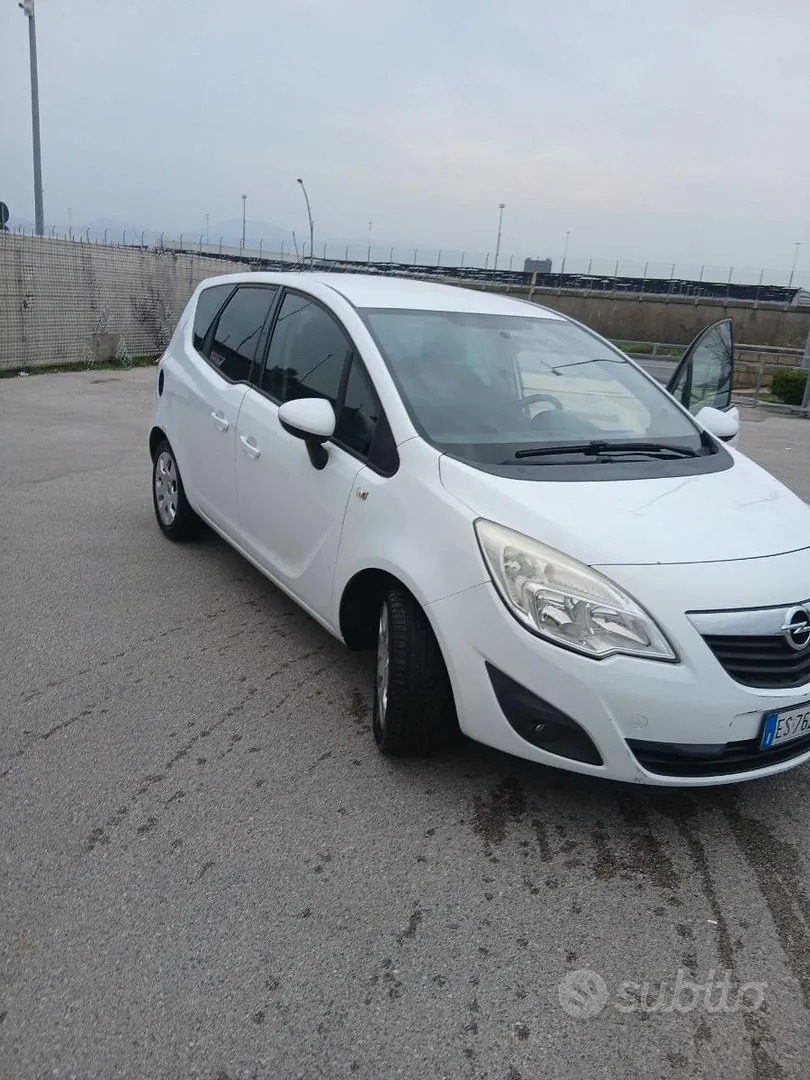 Opel Meriva 2013 photo 2