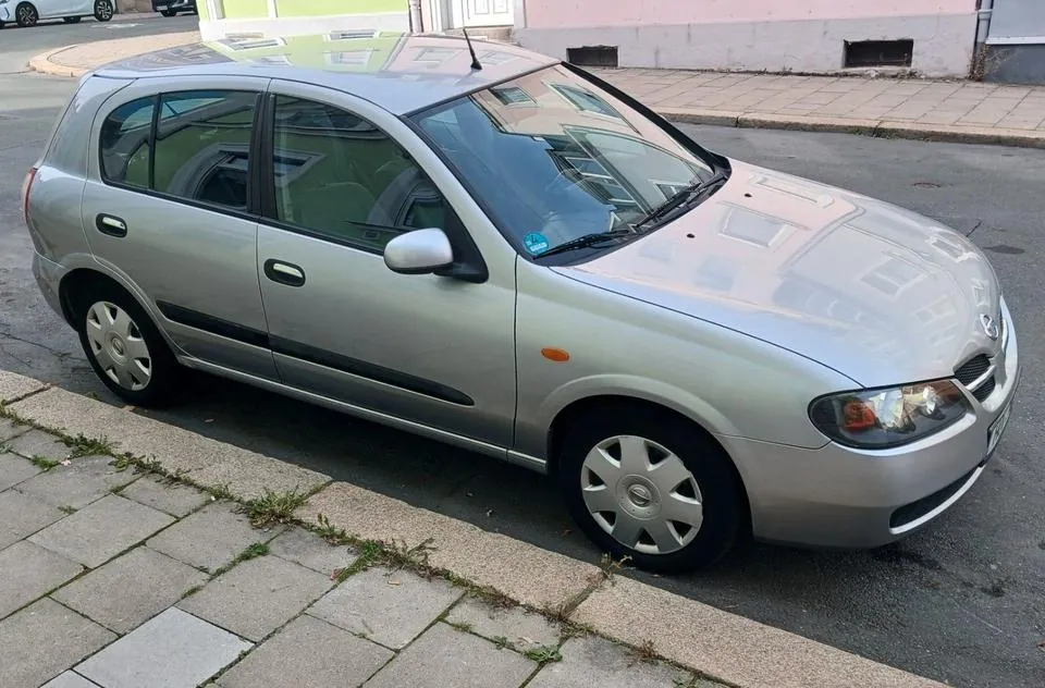 Nissan Almera