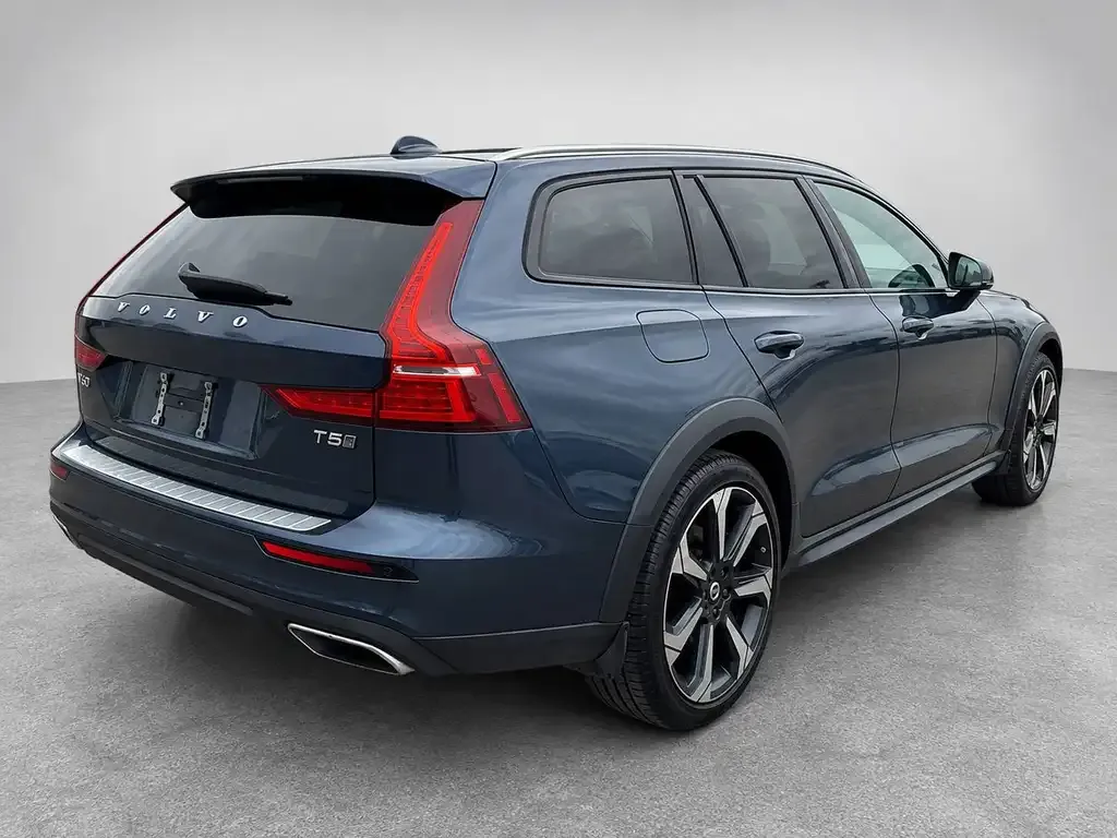Volvo V60 2022 photo 4