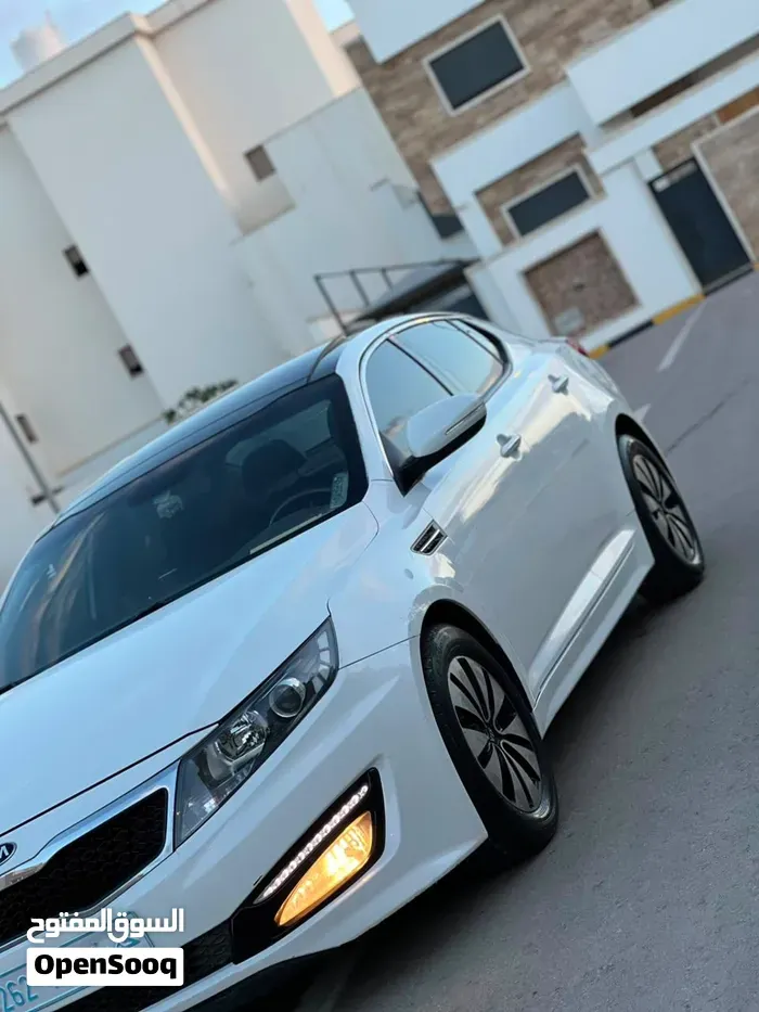 Kia K5 2012 photo 2
