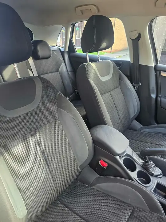 Citroen C4 2015 photo 2
