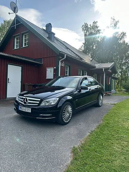 Mercedes-Benz C180 2011 photo 2