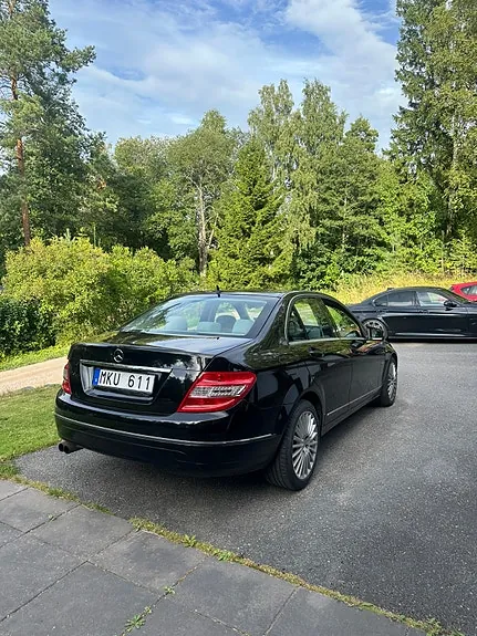 Mercedes-Benz C180 2011 photo 4