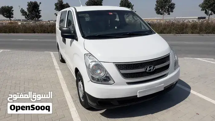 Hyundai H1 2012 photo 2