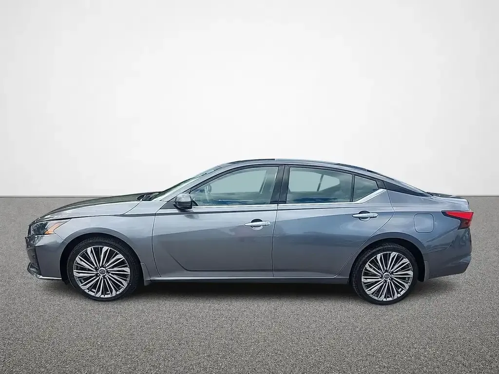 Nissan Altima 2024 photo 2