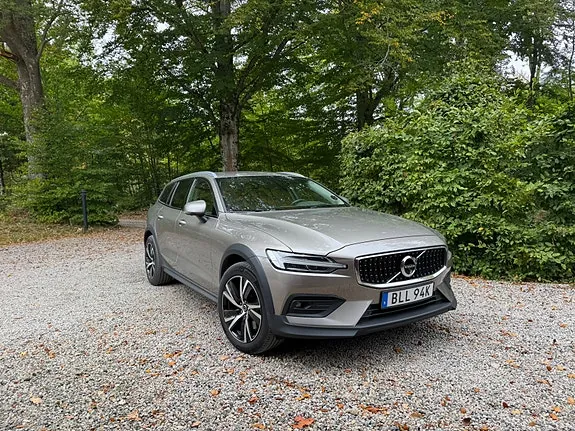 Volvo V60 Cross Country 2022 photo 5