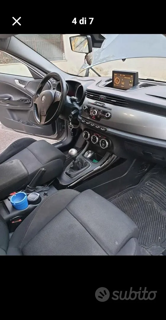 Alfa Romeo Giulietta 2011 photo 5