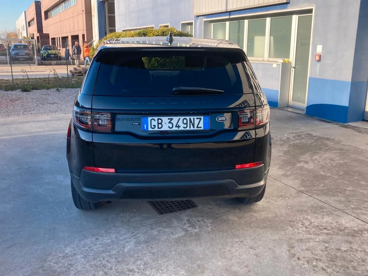 Land Rover Discovery Sport 2020 photo 2