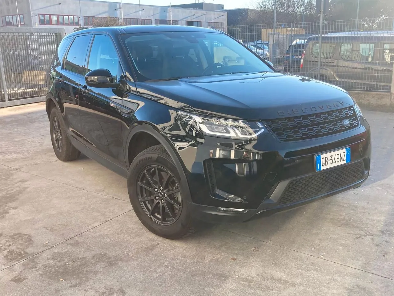 Land Rover Discovery Sport 2020 photo 4