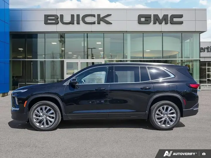 Buick Enclave 2026 photo 2
