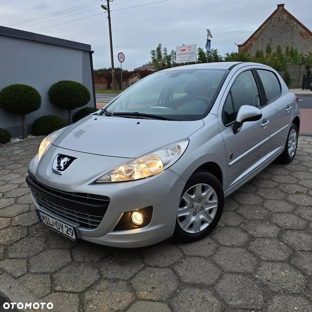 Peugeot 207 2011 photo 2