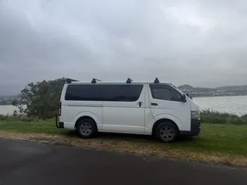 Toyota Hiace 2012 photo 2