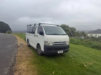 Toyota Hiace 2012 photo 3
