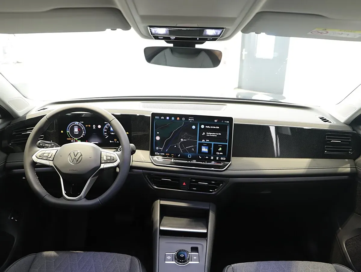 Volkswagen Tiguan 2025 photo 2