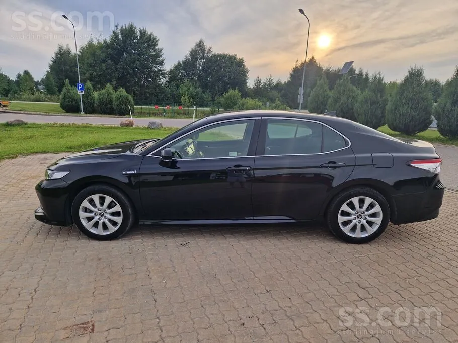 Toyota Camry 2019 photo 2