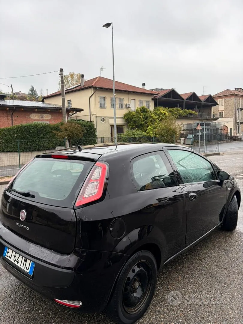 Fiat Punto Evo 2011 photo 3