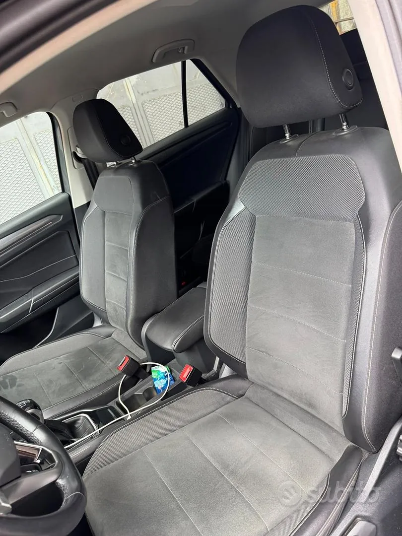 Volkswagen T-Roc 2023 photo 4