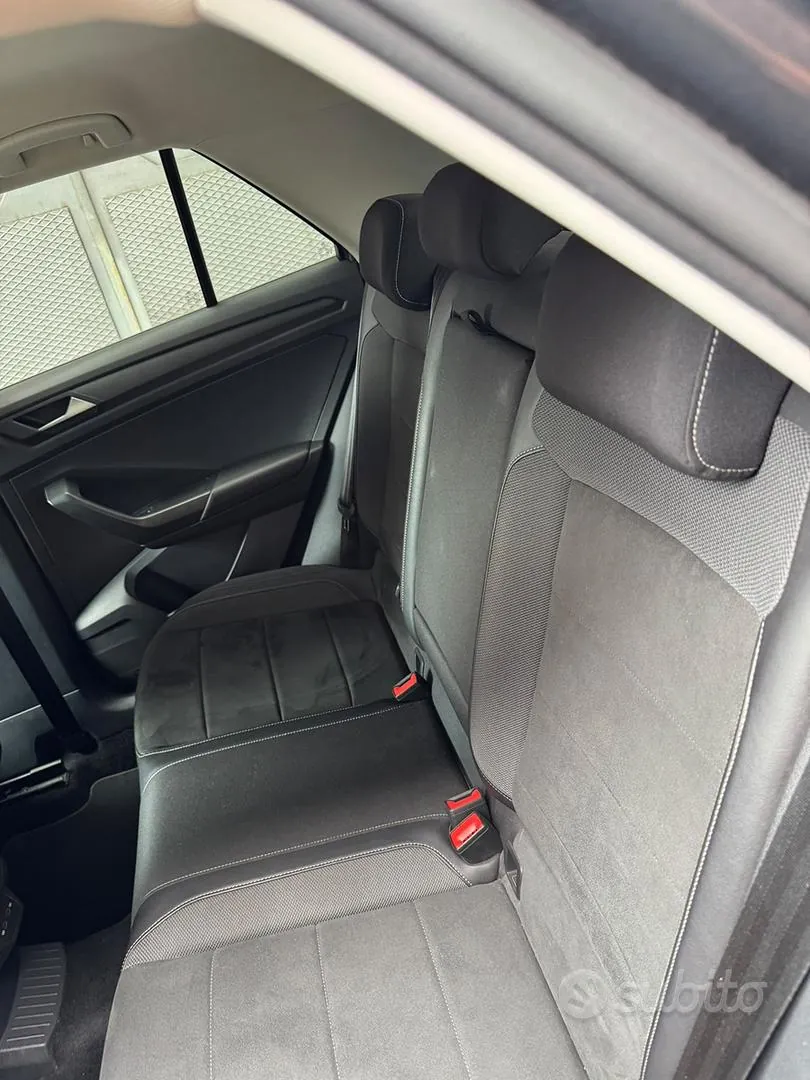 Volkswagen T-Roc 2023 photo 5