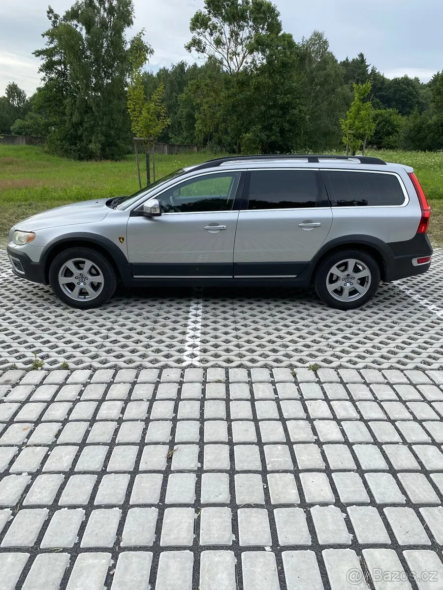 Volvo Xc70 2010 photo 2