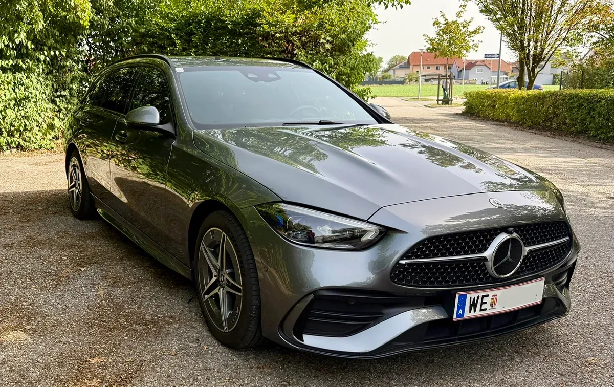 Mercedes-Benz C-Class 2024 photo 2