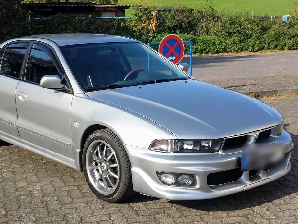 Mitsubishi Galant