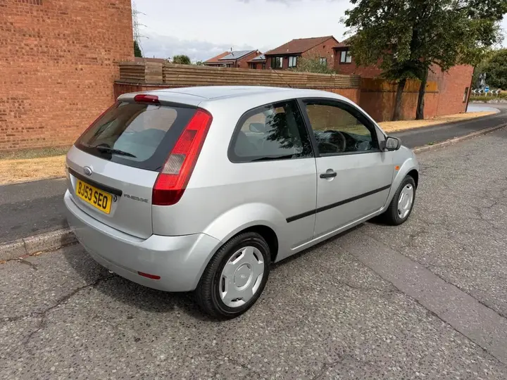 Ford Fiesta 2003 photo 4