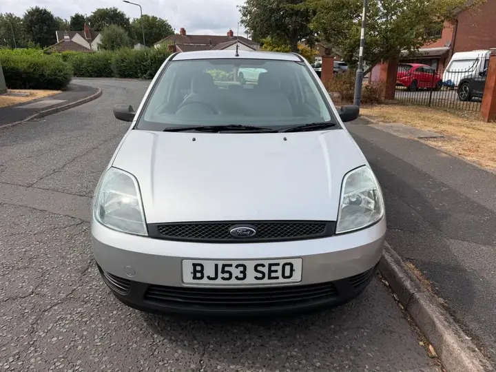 Ford Fiesta 2003 photo 2