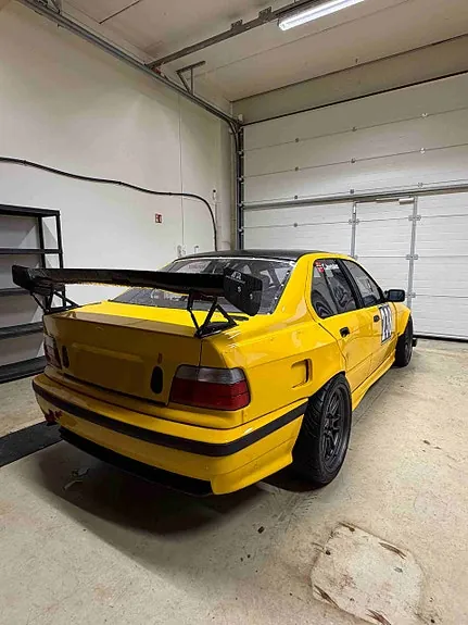 BMW 320I 1991 photo 4