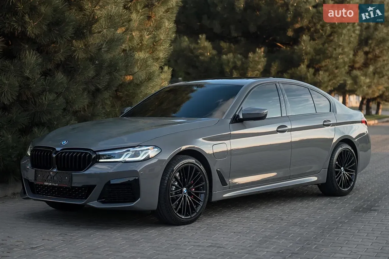 BMW 5 Series 2021 photo 3