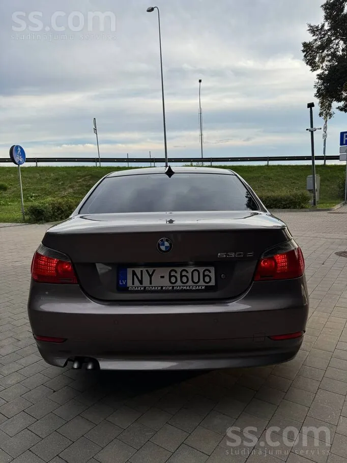 BMW E60 2003 photo 3