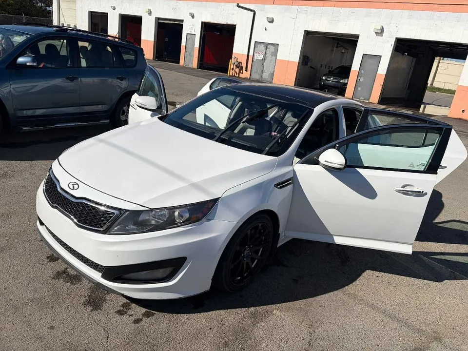 Kia Optima 2011 photo 2