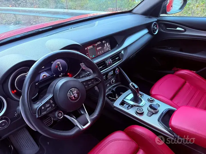 Alfa Romeo Stelvio 2024 photo 2