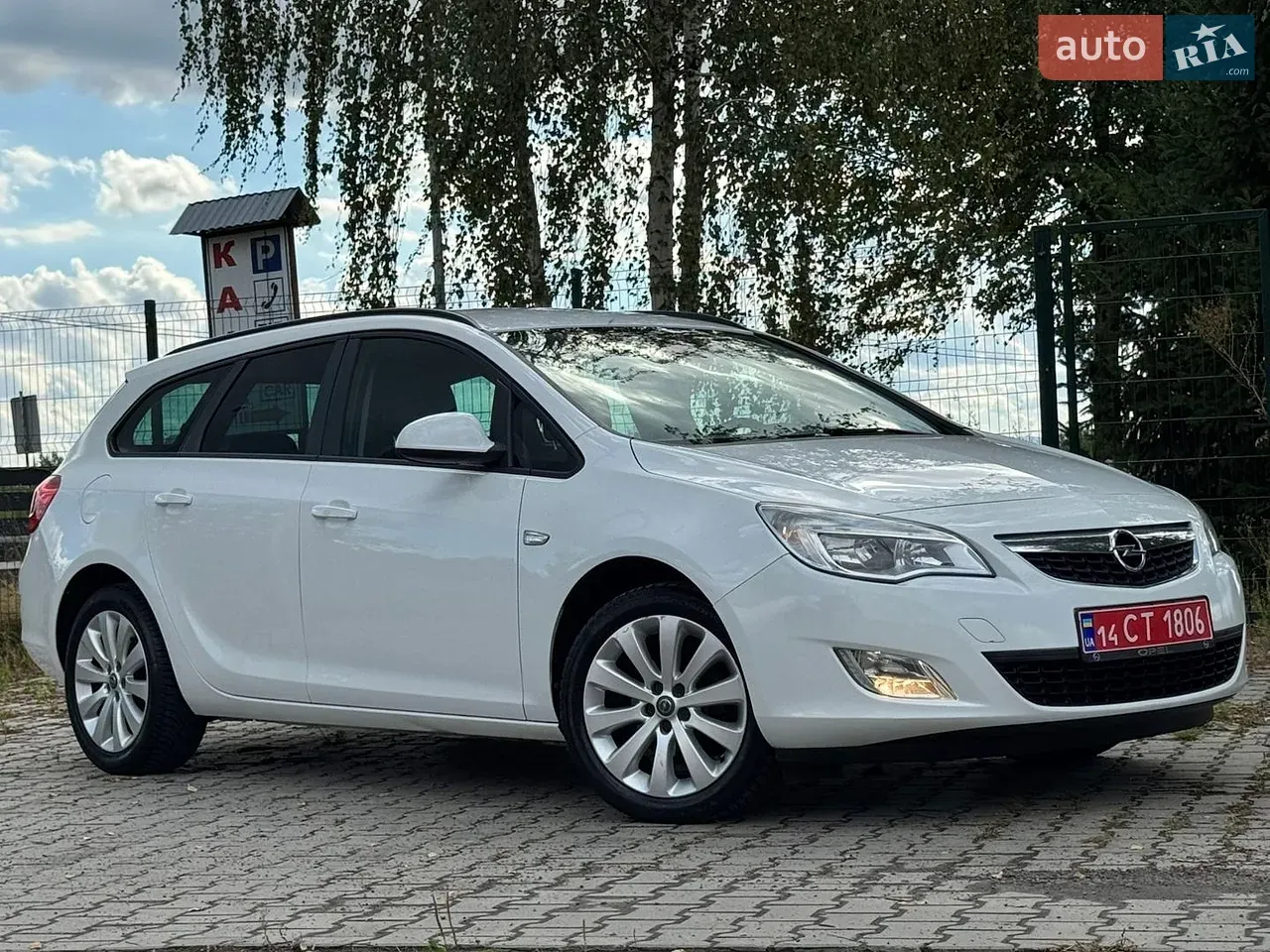 Opel Astra 2012 photo 4