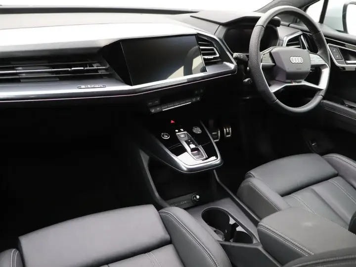Audi Q4 E-Tron 2025 photo 2