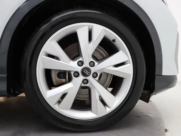 Audi Q4 E-Tron 2025 photo 5