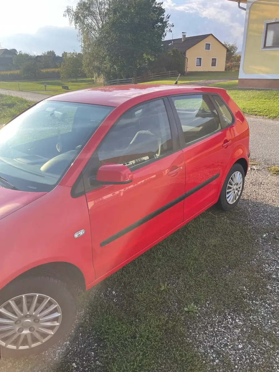 Volkswagen Polo 2003 photo 3
