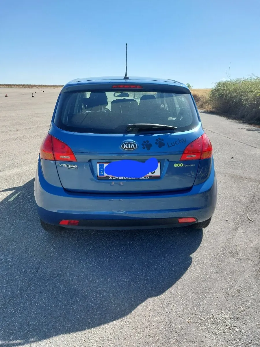 Kia Venga 2013 photo 2