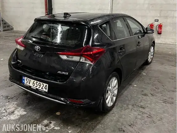Toyota Auris 2015 photo 3