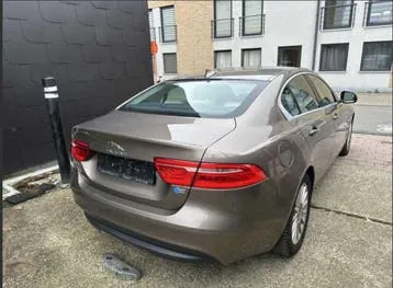 Jaguar Xe 2015 photo 3
