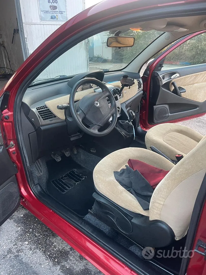 Lancia Ypsilon 2004 photo 2