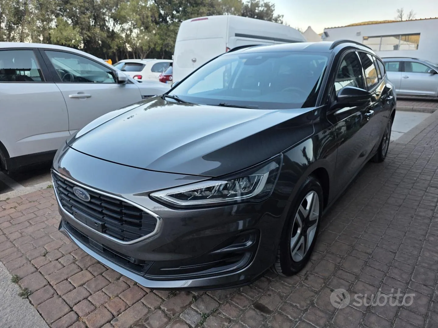 Ford Focus 2022 photo 2