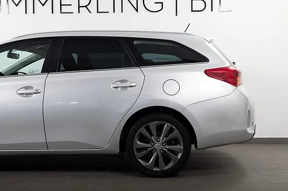 Toyota Auris 2013 photo 5