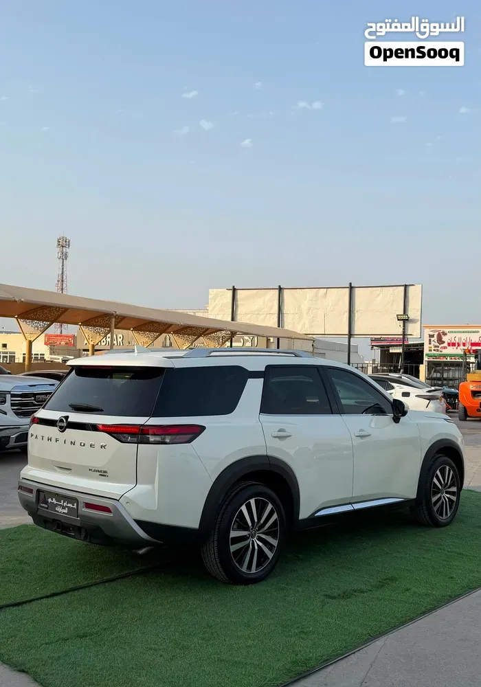 Nissan Pathfinder 2023 photo 4