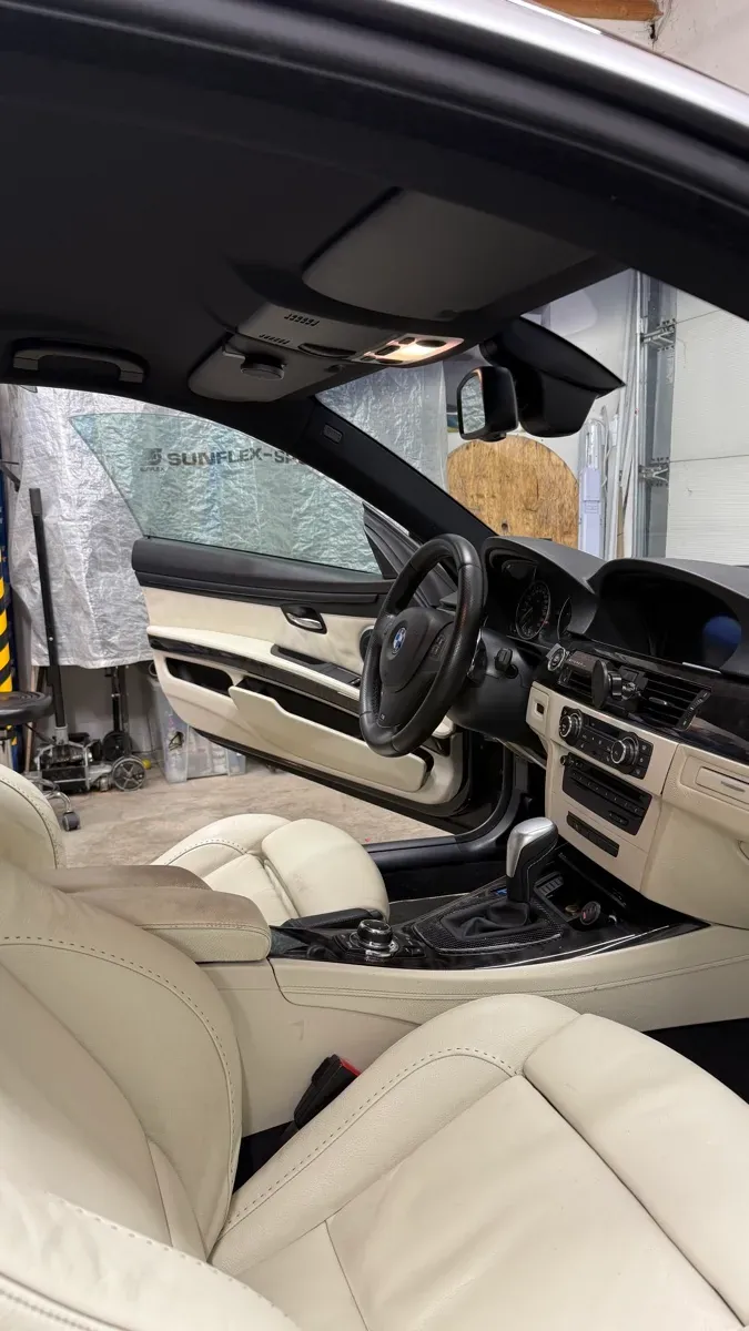 BMW 3 Series 2011 photo 3