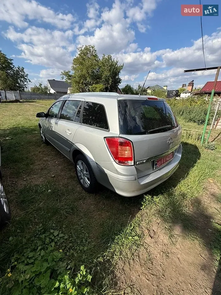 Opel Astra 2009 photo 3